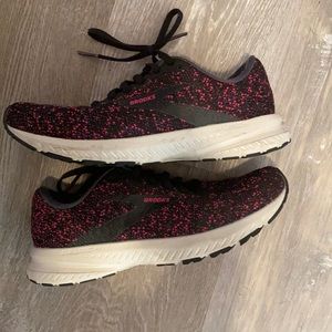 Women’s Brooks (launch 7) - size 7
